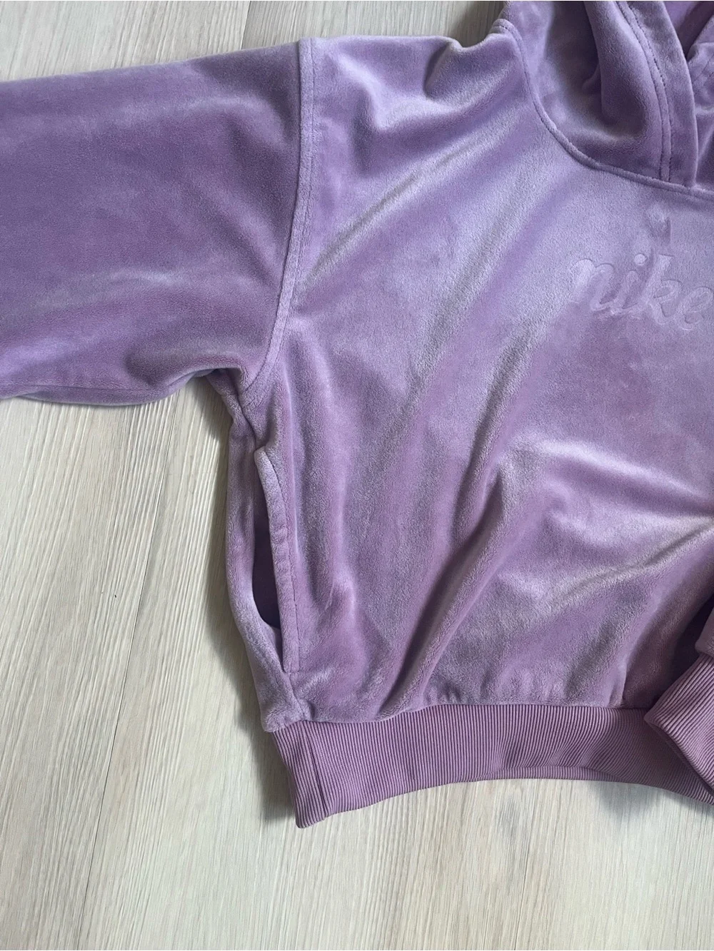 Nike Sportswear Girls Velour Pullover in Soft Plum - Picture 3 of 6